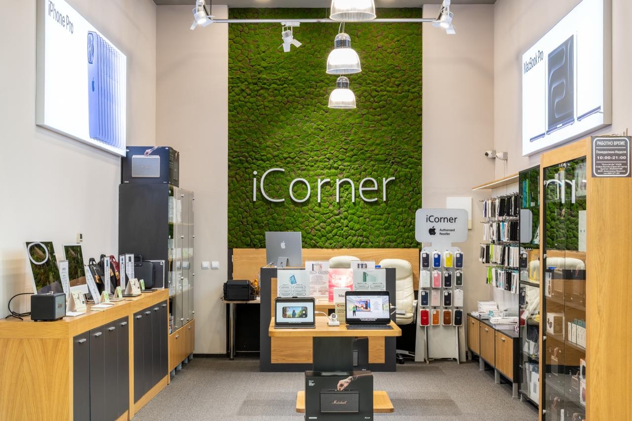 Магазинът на iCorner в Bulgaria Mall отвътре – тук се приемат устройствата за сервиз