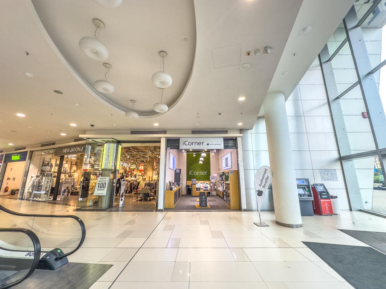 Магазинът на iCorner откъм Bulgaria Mall