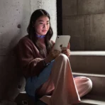 Четене на iPad mini (A20 Pro)